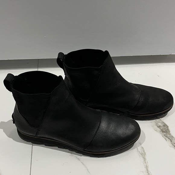 Sorel Women’s 10 Chelsea Boots Ankle Boots Leather Black Slip On Booties - Picture 2 of 11